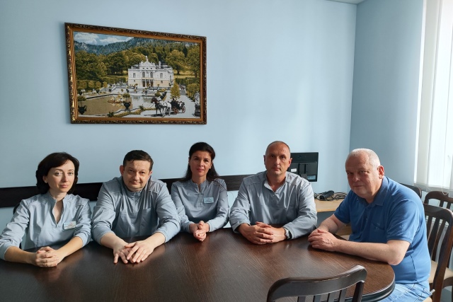 Керівництво медичного центру "Хелс Клінік"